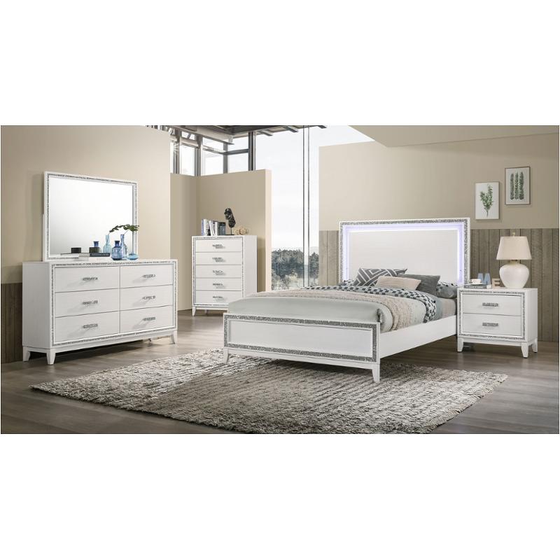 Bed / Dresser / Mirror / Nightstand