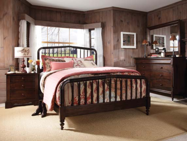 Bed / Dresser / Mirror / Nightstand