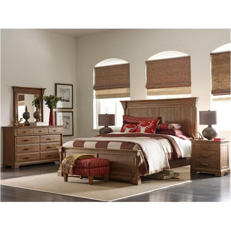 Bed / Dresser / Mirror / Nightstand