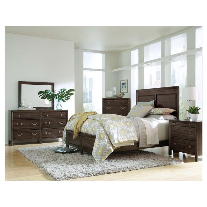 Bed / Dresser / Mirror / Nightstand