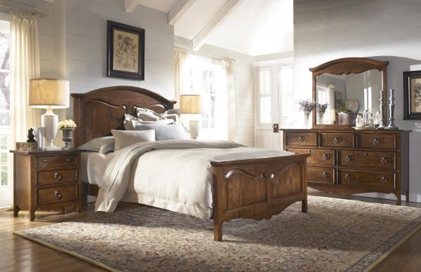 Bed / Dresser / Mirror / Nightstand