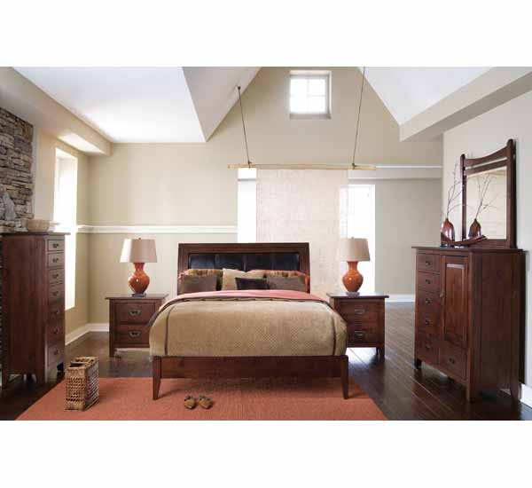 Bed / Dresser / Mirror / Nightstand