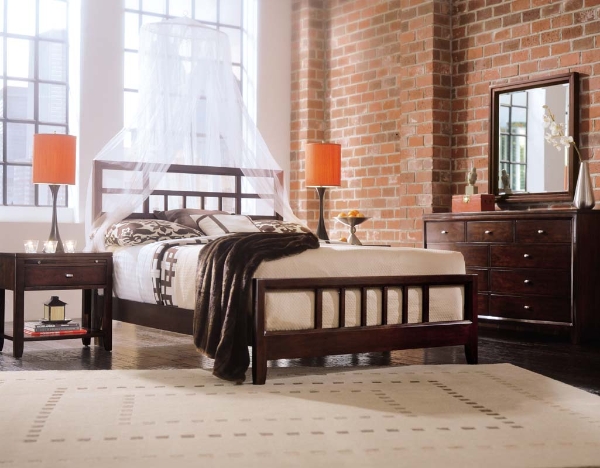 Bed / Dresser / Mirror / Nightstand