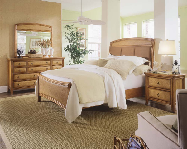 Bed / Dresser / Mirror / Nightstand
