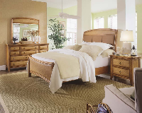 Bed / Dresser / Mirror / Nightstand