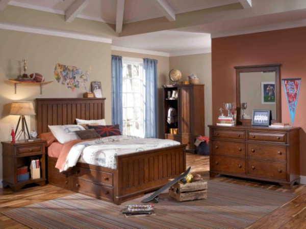 Bed / Dresser / Mirror / Nightstand