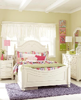 Bed / Dresser / Mirror / Nightstand