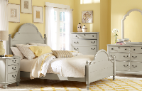 Bed / Dresser / Mirror / Nightstand