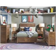 Bed / Dresser / Mirror / Nightstand