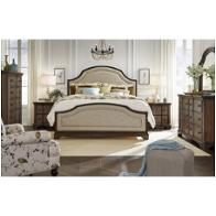 Bed / Dresser / Mirror / Nightstand