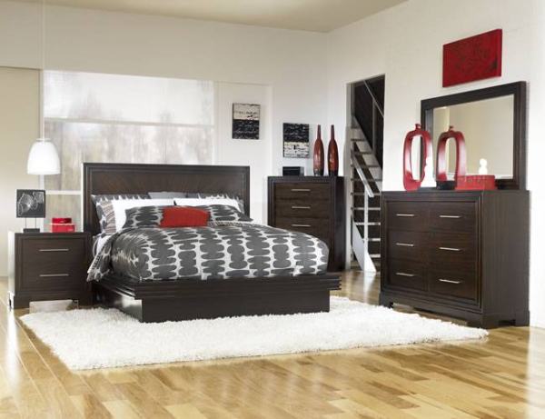 Bed / Dresser / Mirror / Nightstand