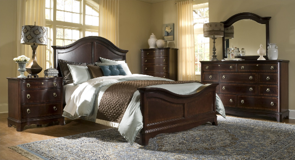 Bed / Dresser / Mirror / Nightstand
