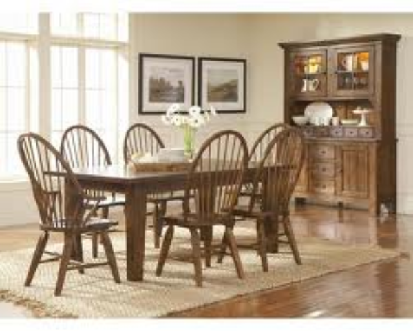 Broyhill Charlestowne Square Dining Room Set