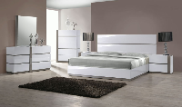 Bed / Dresser / Mirror / Nightstand