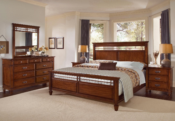 Bed / Dresser / Mirror / Nightstand