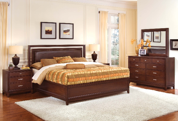 Bed / Dresser / Mirror / Nightstand