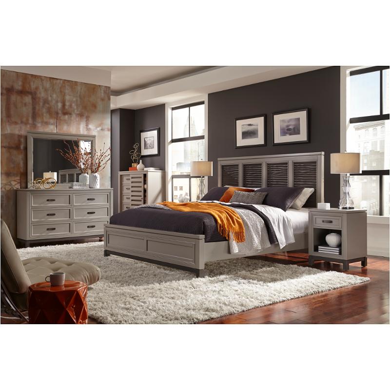 Bed / Dresser / Mirror / Nightstand