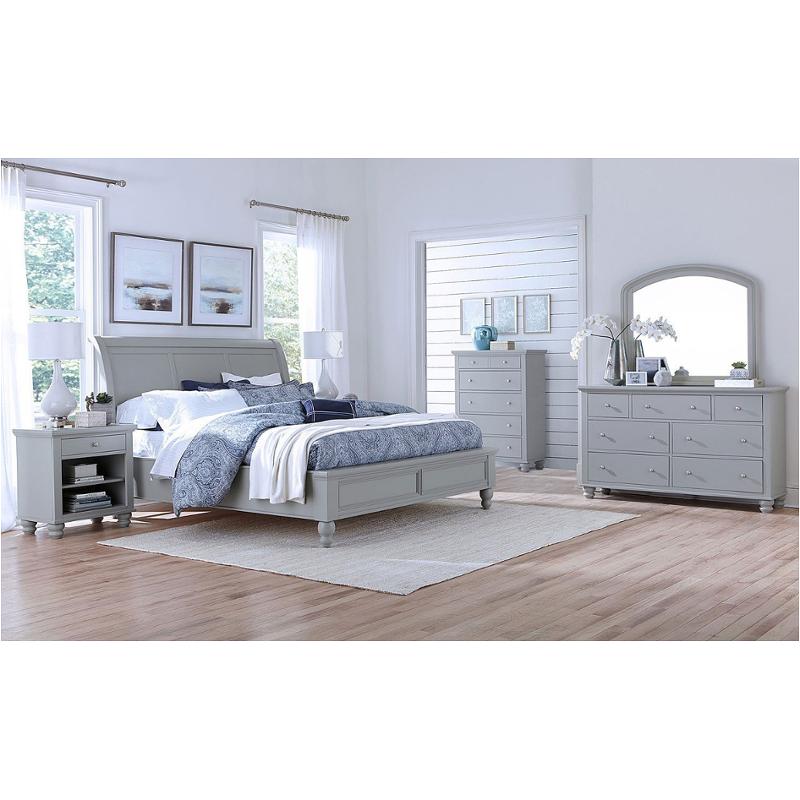 Bed / Dresser / Mirror / Nightstand