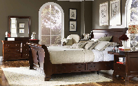Bed / Dresser / Mirror / Nightstand