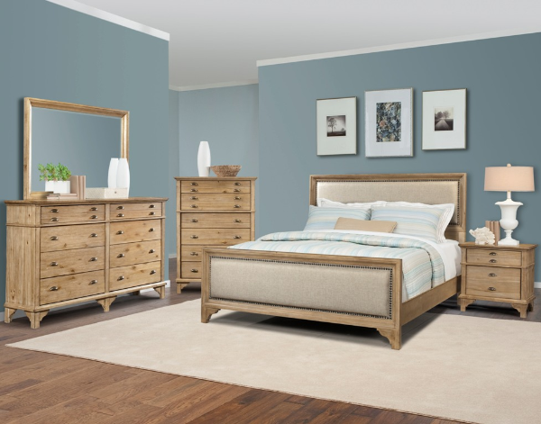 Bed / Dresser / Mirror / Nightstand