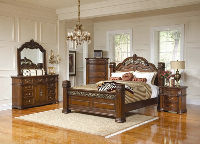 Bed / Dresser / Mirror / Nightstand