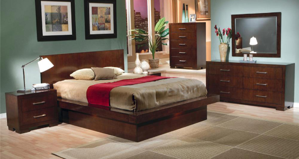 Bed / Dresser / Mirror / Nightstand