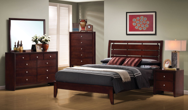 Bed / Dresser / Mirror / Nightstand