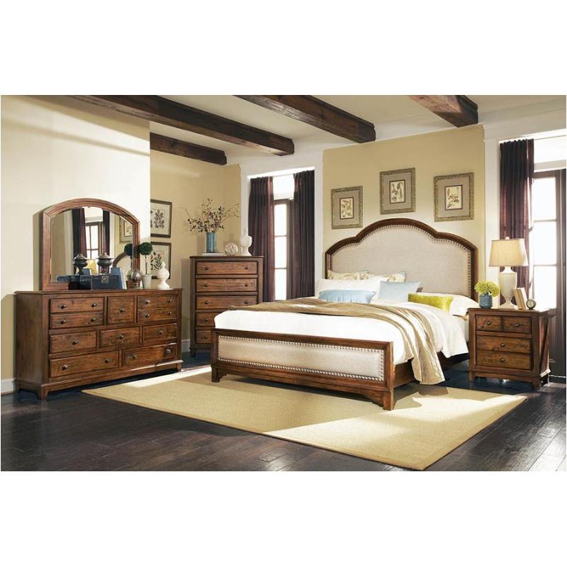 Bed / Dresser / Mirror / Nightstand