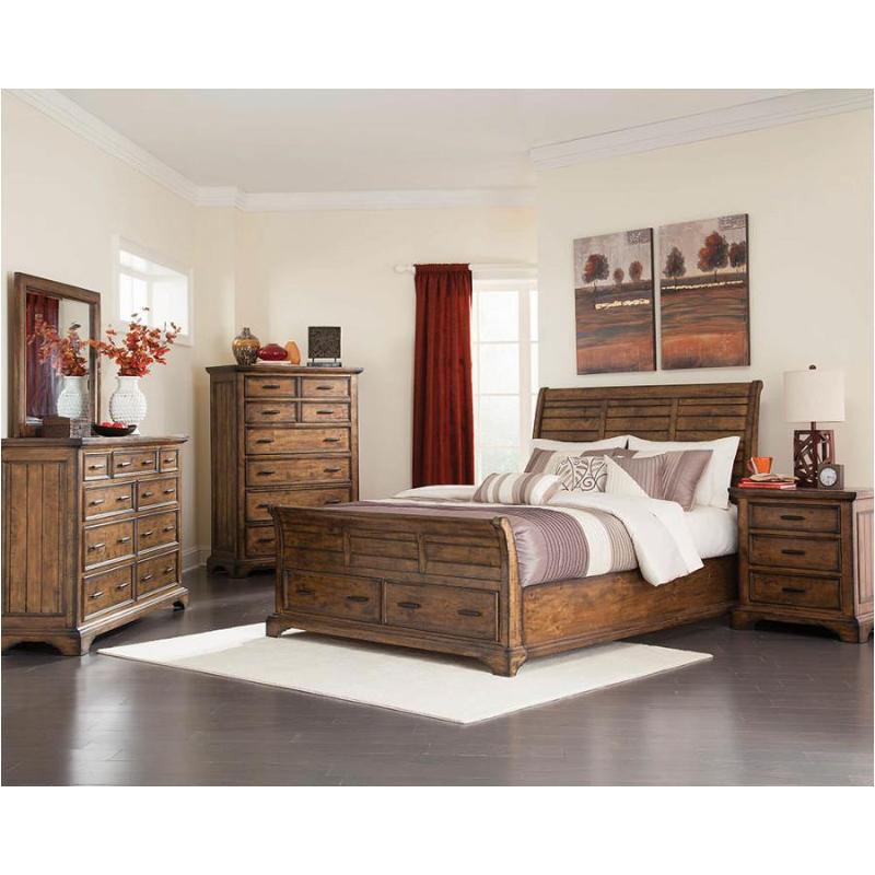 Bed / Dresser / Mirror / Nightstand