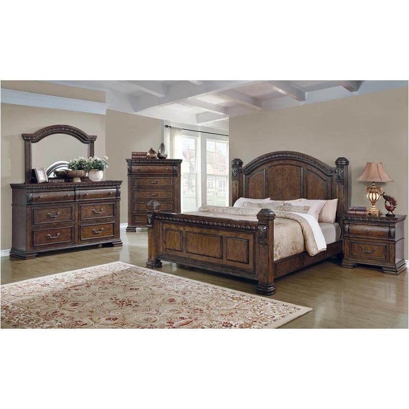 Bed / Dresser / Mirror / Nightstand