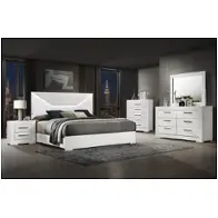 Bed / Dresser / Mirror / Nightstand