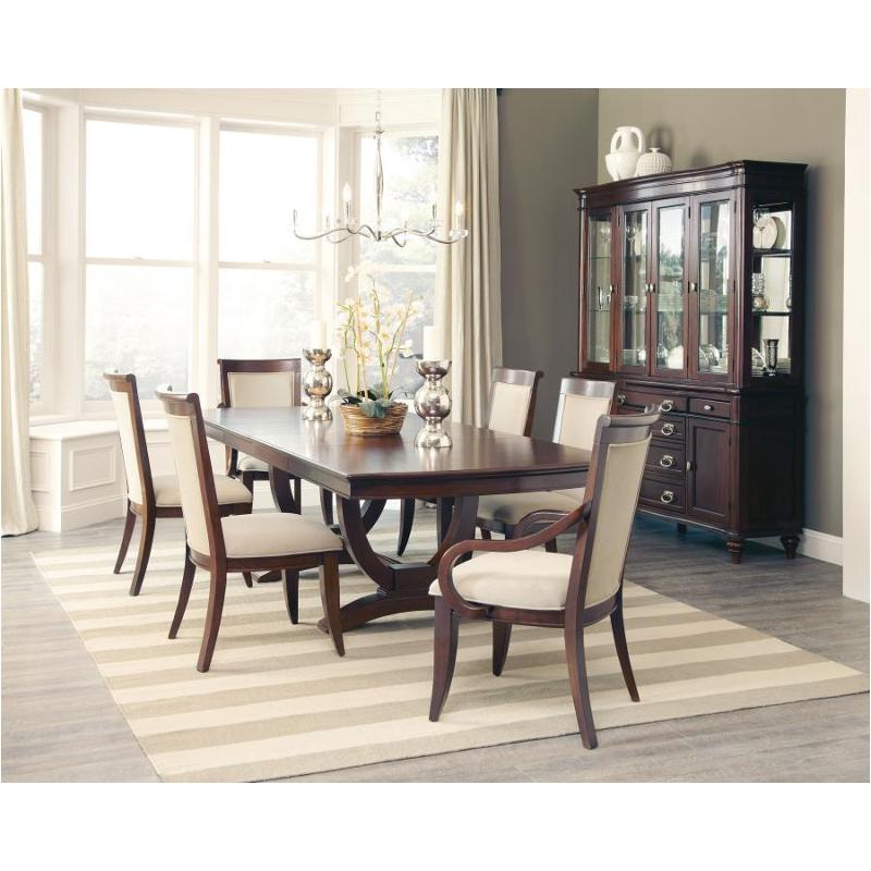 Alyssa store dining table