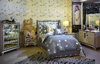 Bed / Dresser / Mirror / Nightstand