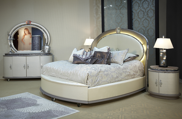 Bed / Dresser / Mirror / Nightstand