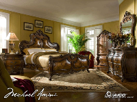 Bed / Nightstand / Dresser / Mirror