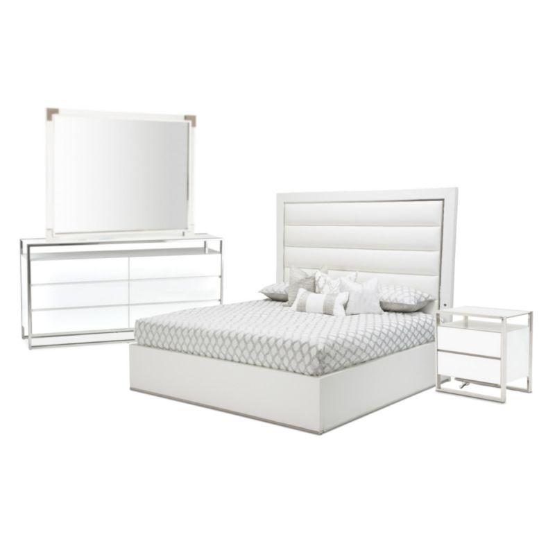 Bed / Dresser / Mirror / Nightstand