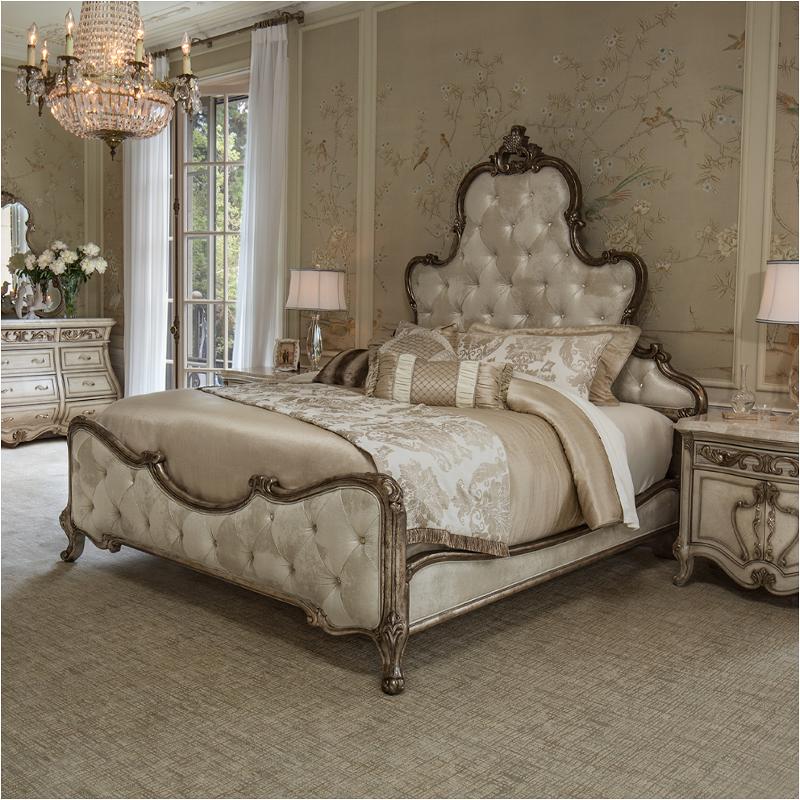 Bed / Dresser / Mirror / Nightstand