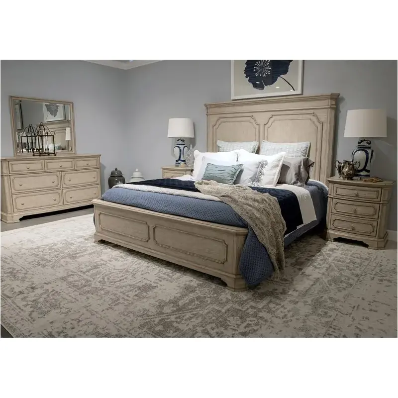 Bed / Dresser / Mirror / Nightstand