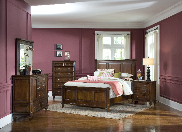 Bed / Dresser / Mirror / Nightstand