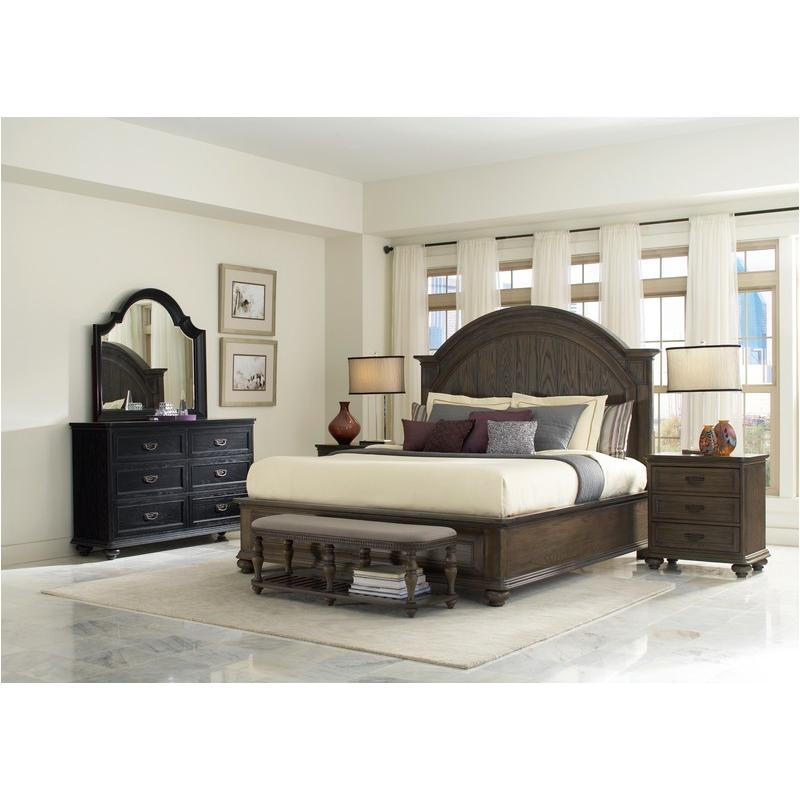 15870 Riverside Furniture Belmeade Queen Arch Panel Bed - Oak