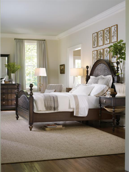 Bed / Dresser / Mirror / Nightstand