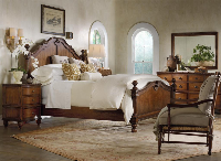 Bed / Dresser / Mirror / Nightstand