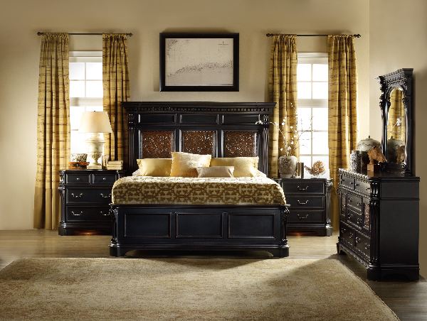 Bed / Dresser / Mirror / Nightstand