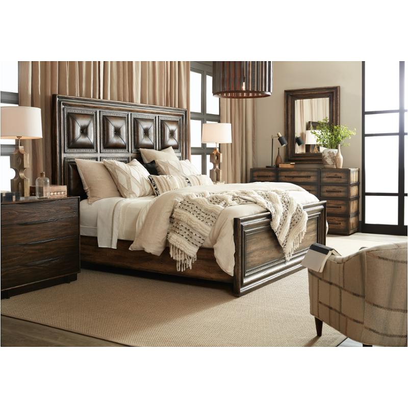 Bed / Dresser / Mirror / Nightstand
