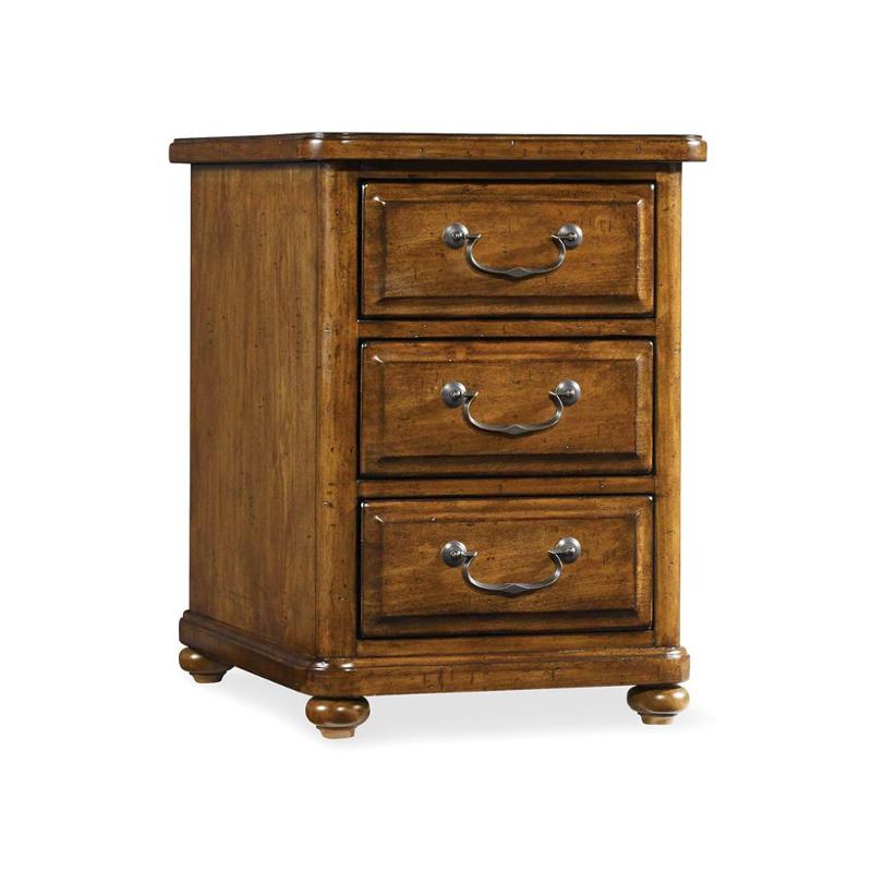 532380114 Hooker Furniture Tynecastle Chairside Table