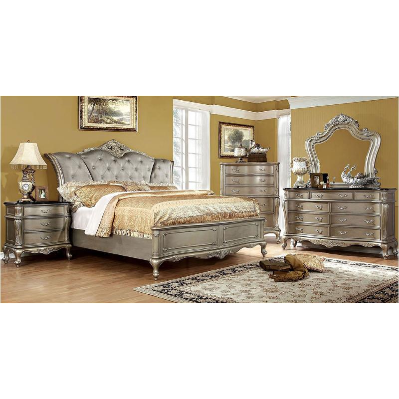 Bed / Dresser / Mirror / Nightstand