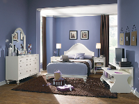 Bed / Dresser / Mirror / Nightstand