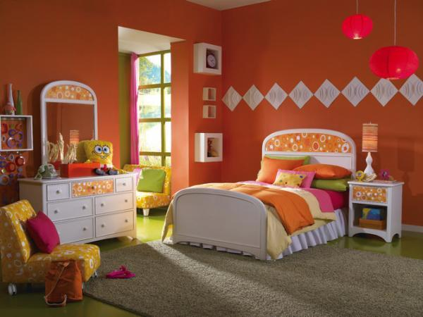Bed / Dresser / Mirror / Nightstand