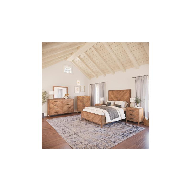Bed / Dresser / Mirror / Nightstand