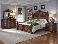 Bed / Dresser / Mirror / Nightstand
